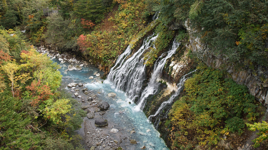 自然の神秘｢白ひげの滝・ブルーリバー｣　～北海道 美瑛～