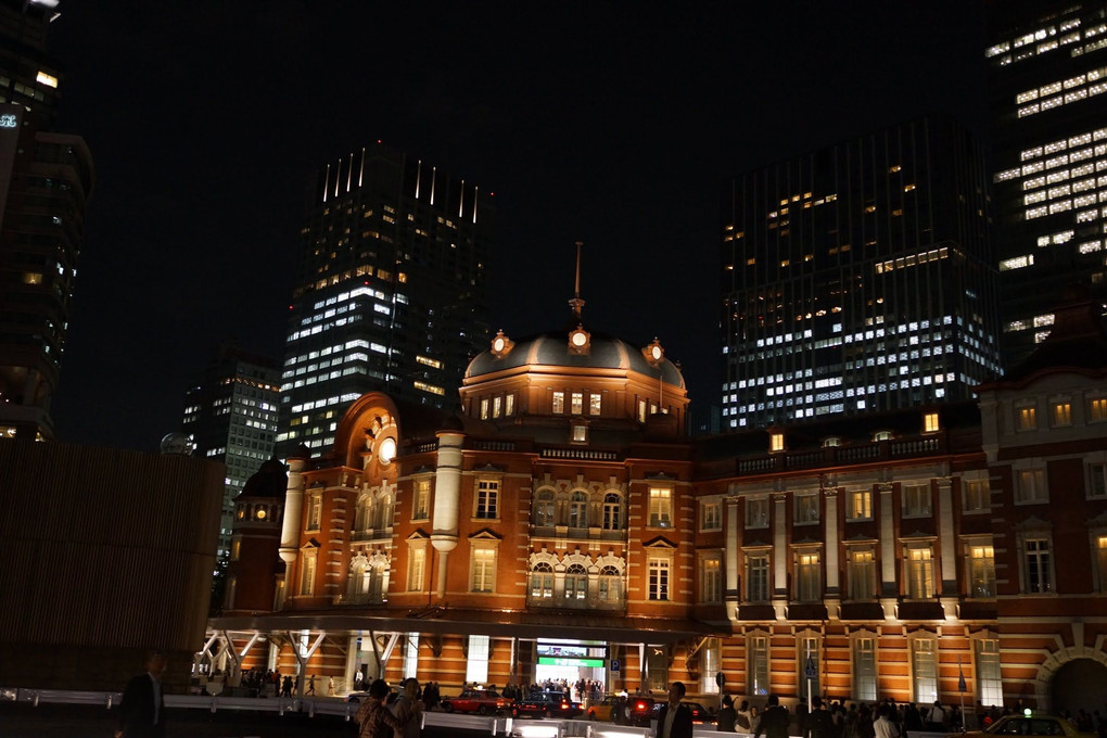 東京駅のライトアップ