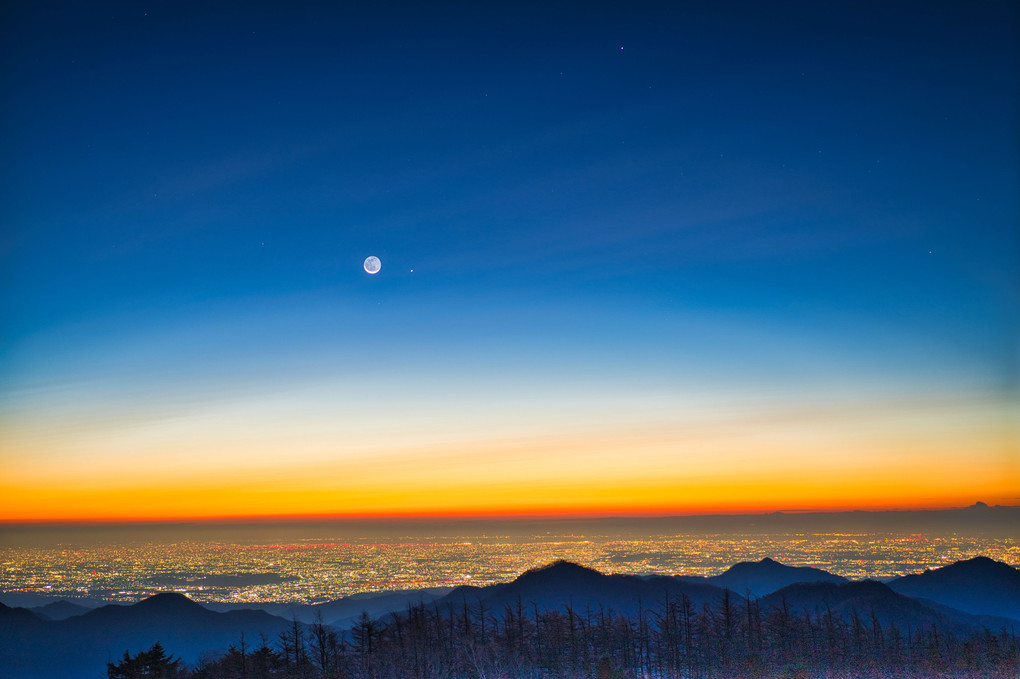 雲取山からの夜明け