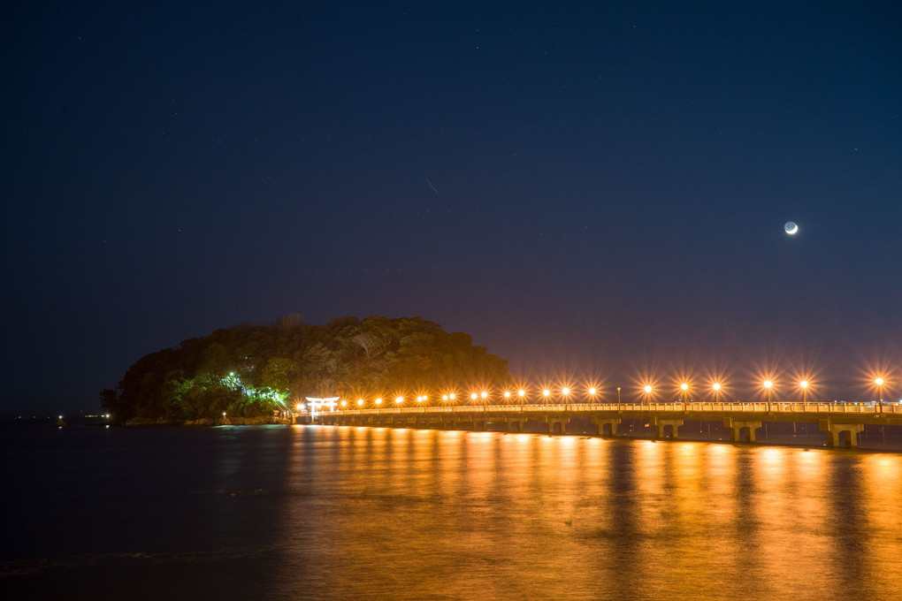 竹島橋と月