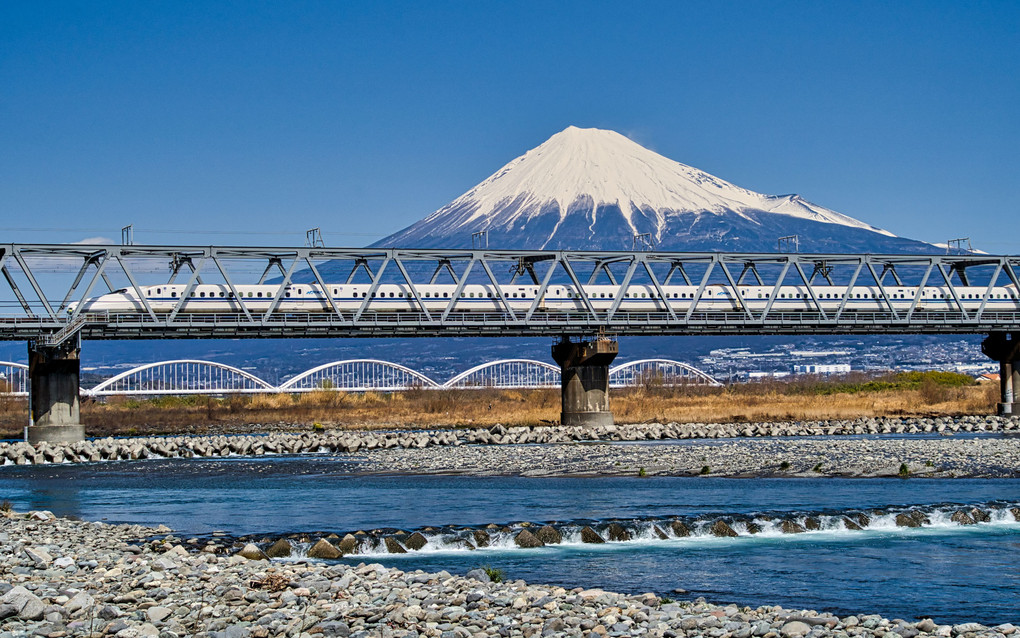 富士川を渡る！東海道新幹線と富士山＠富士川橋梁