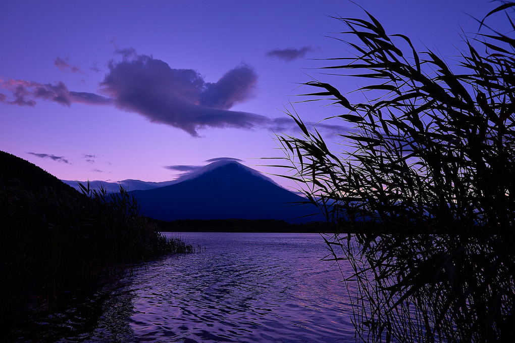 驚きの雲の芸～夜明けのダイヤモンド富士