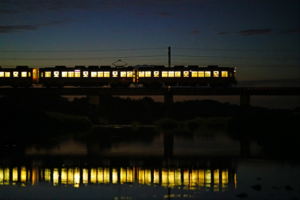 夕暮時の鉄橋