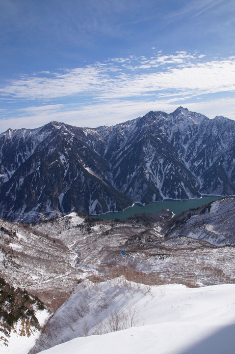 初冬の黒部湖（冬の立山ツアー）
