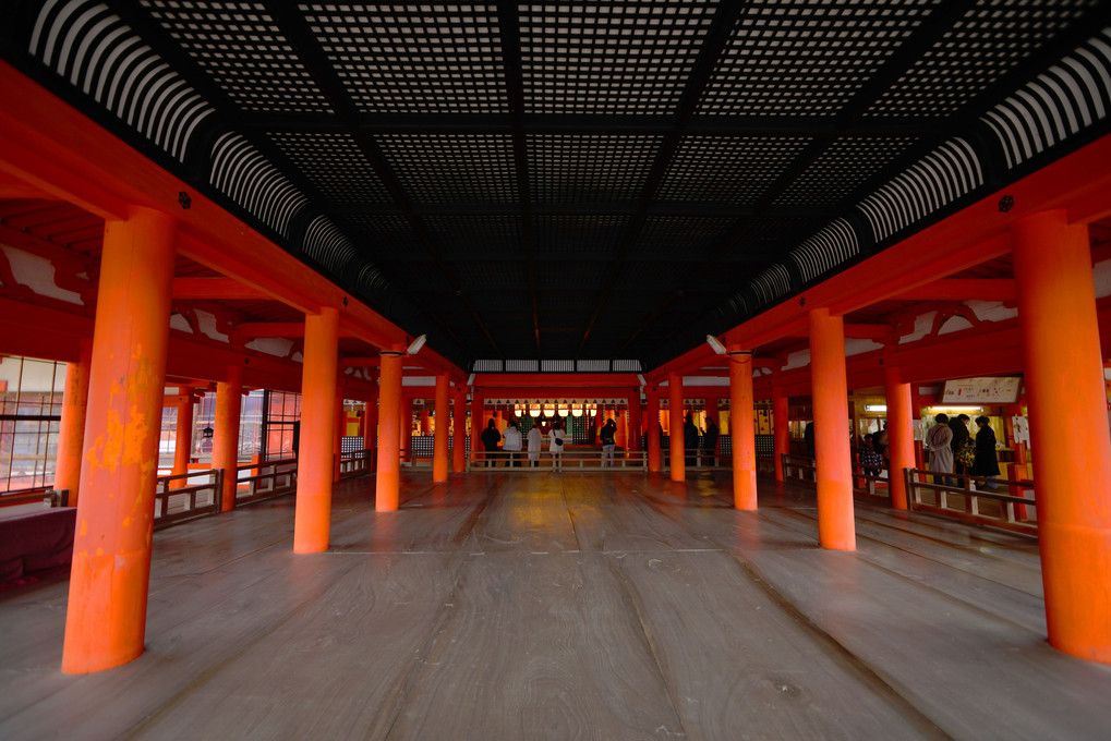厳島神社本殿～回廊