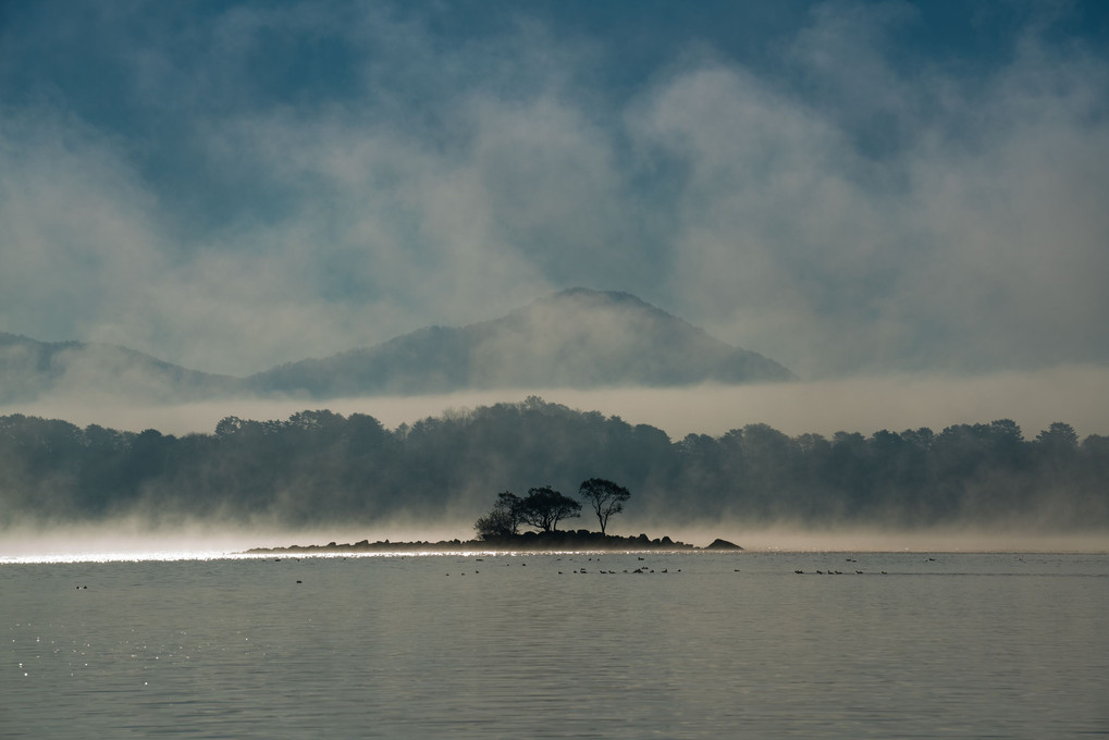 朝霧の桧原湖