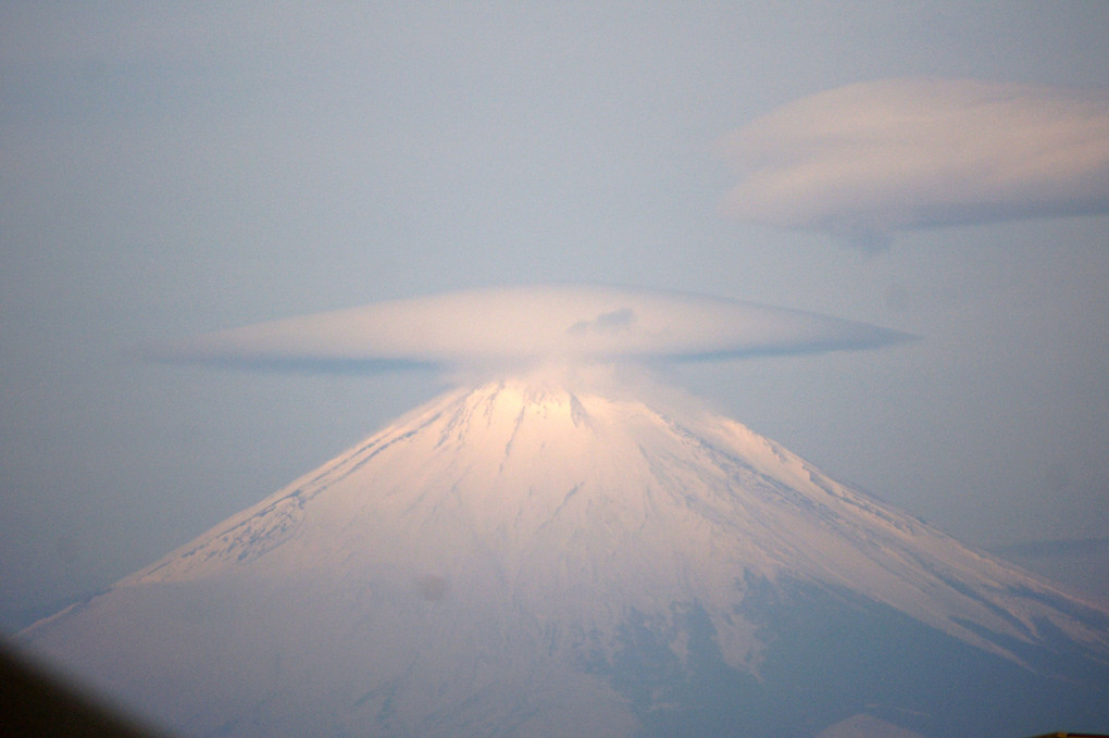 傘雲の富士