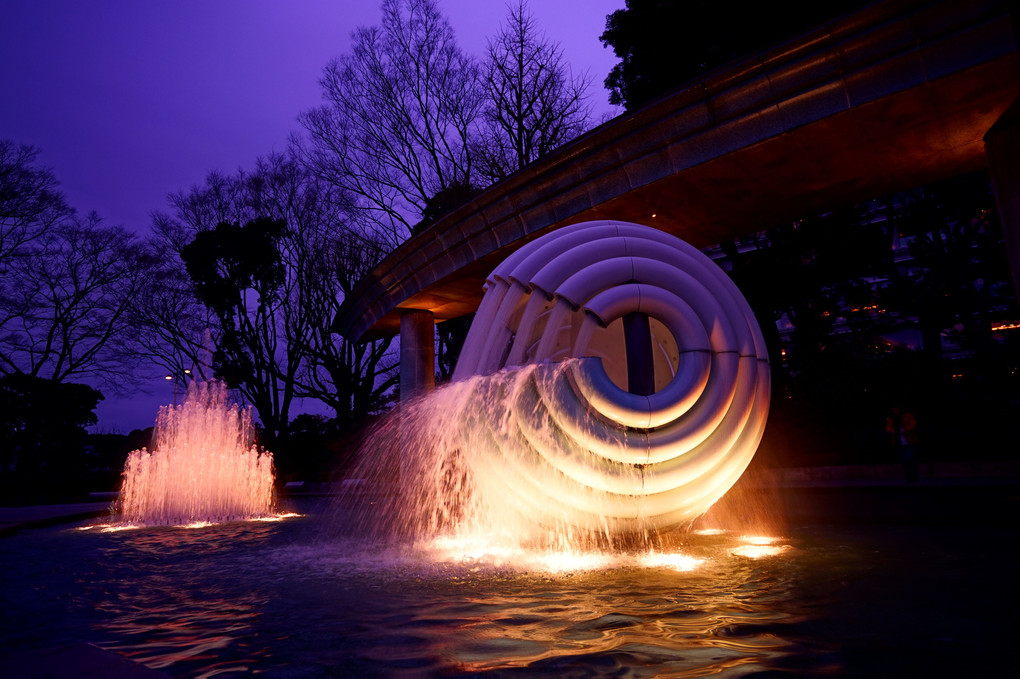 「夕暮れの和田倉噴水を撮る」に参加しました。
