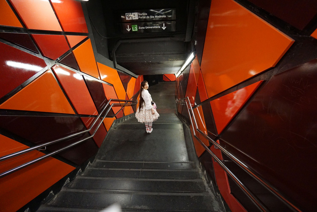 地下鉄 L3 号線Drassanes（ドラサナス）駅への階段