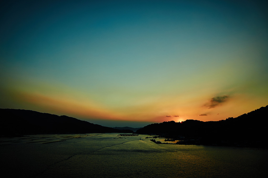 夕景　「宇和海に日が沈む」