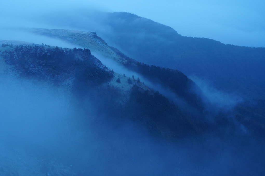夜明け前の滝雲＠美ヶ原高原