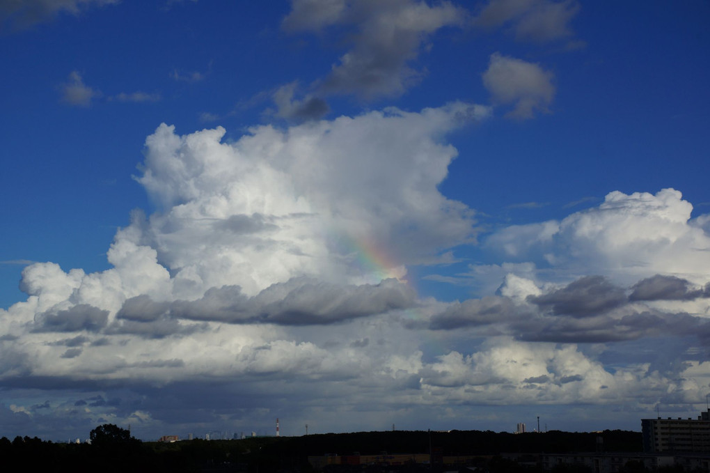夏の雲と虹