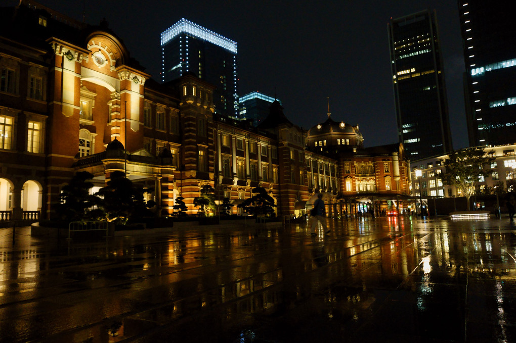 台風前夜の東京駅🌀