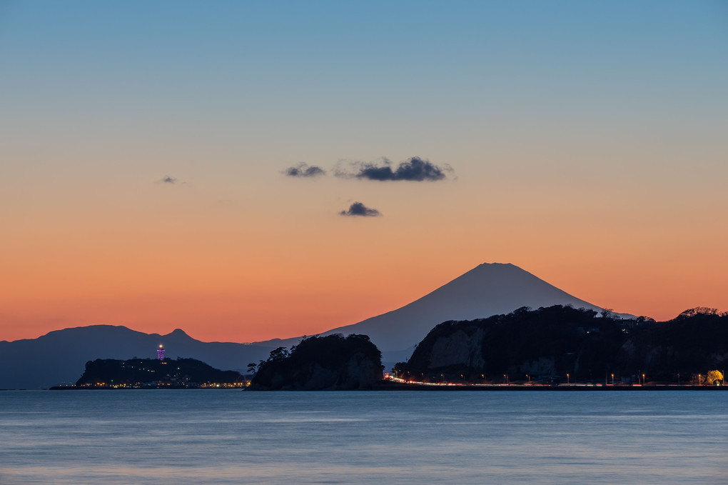 鎌倉・材木座から富士山を望む