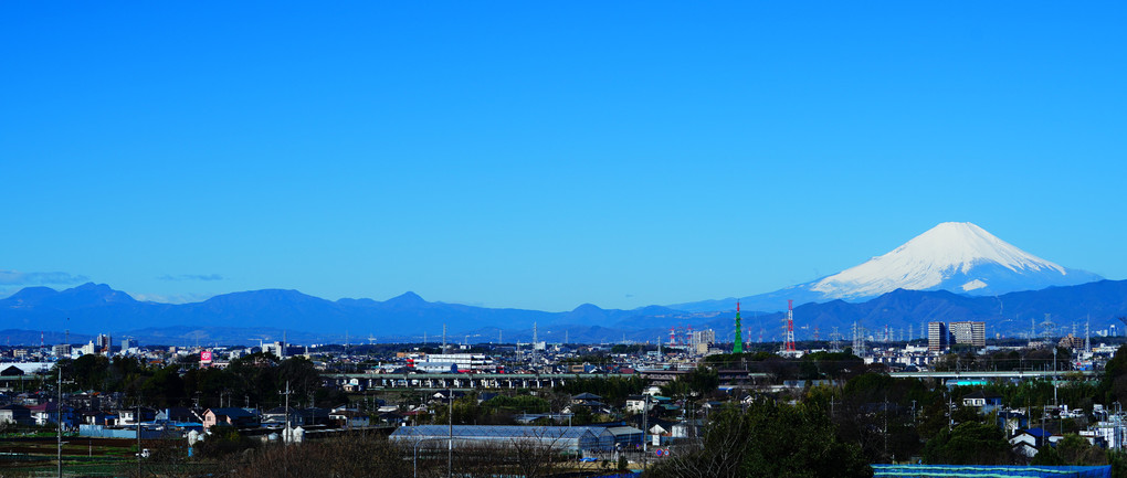 相模野の先に伊豆山地，富士山，相模の主峰大山，丹沢山地クリアーに見られました❣