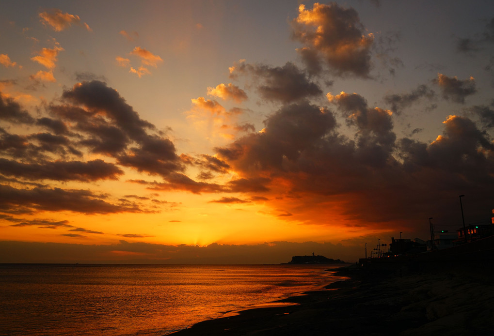 稲村ヶ崎から，江ノ島越しの落陽を楽しむ！！
