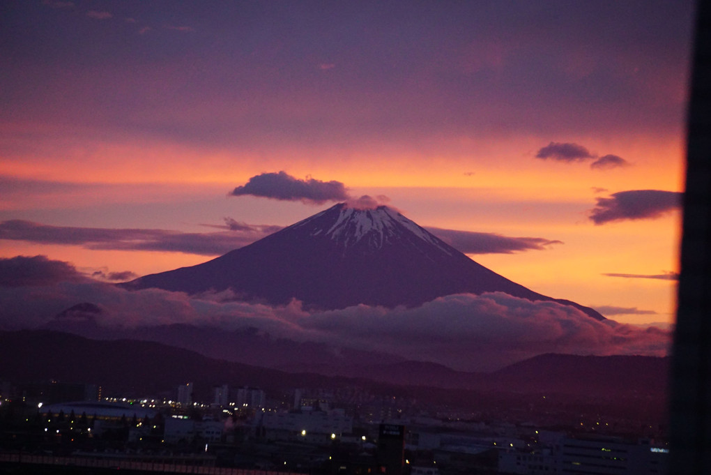 湘南から見た夕景富士山