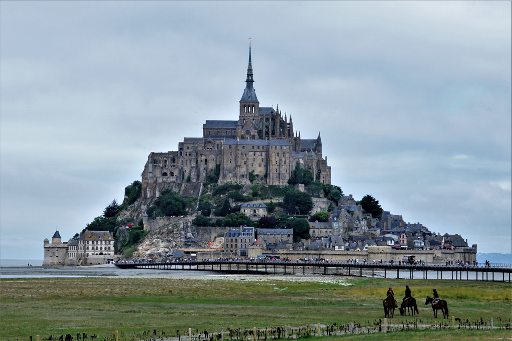 ノルマンディーに浮かぶ城塞〜Le Mont-Saint-Michel〜