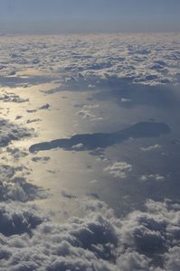 雲海と海と島