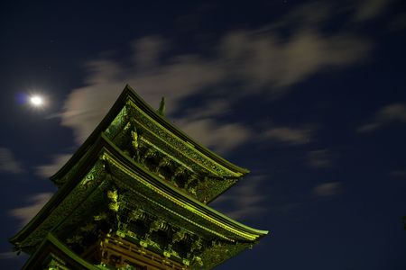 成田山新勝寺夜景　重塔とオリオン