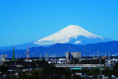 クリアーな富士山 🗻　相鉄東横直通の東急車両と共に