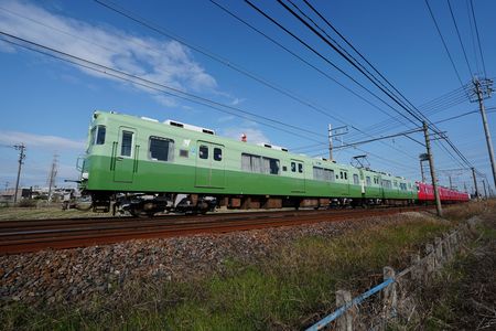 グリーン色の名鉄電車