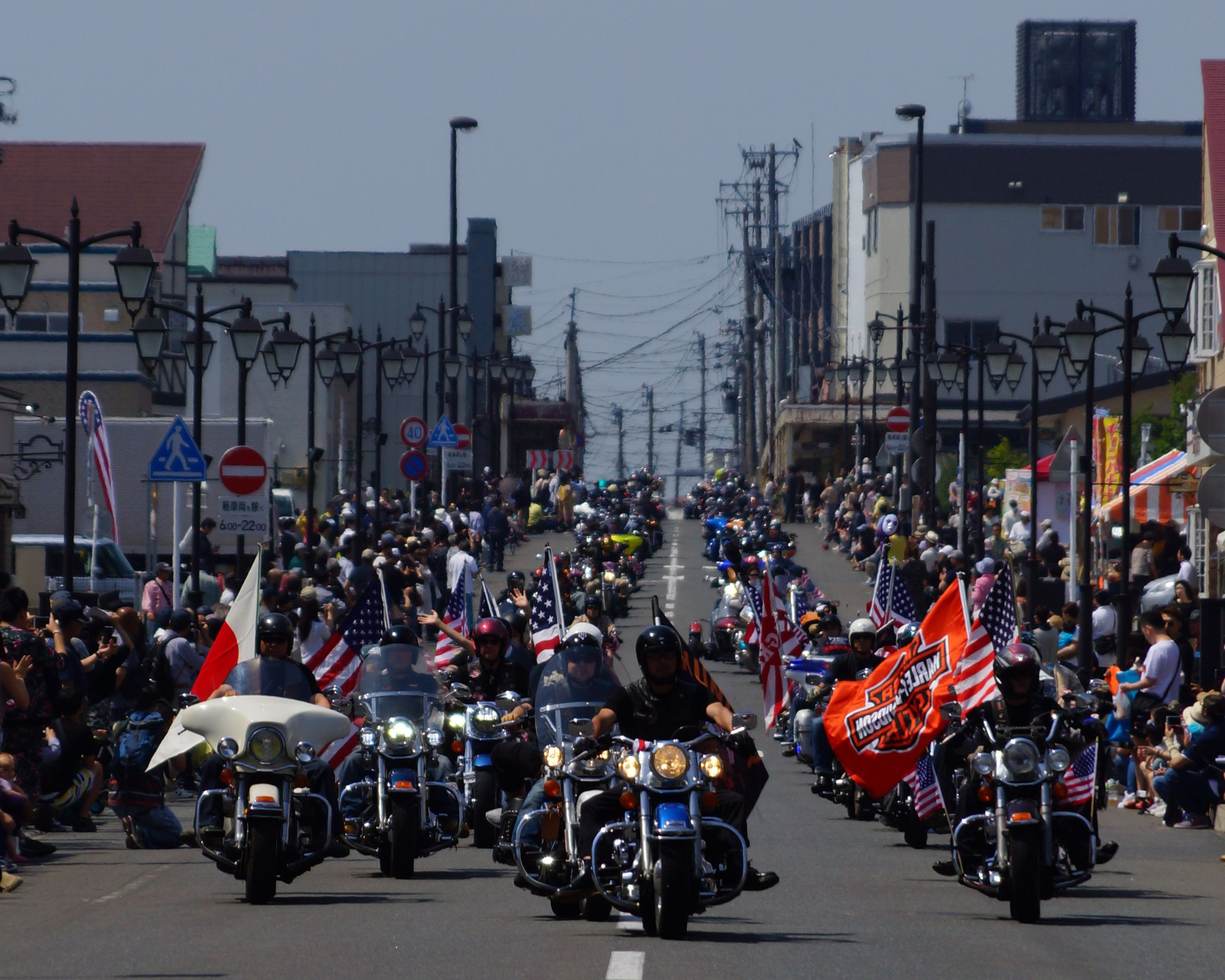 三沢アメリカンデー 18 ユニークなパレード 一番星 さん Acafe Aの写真投稿サイト ソニー