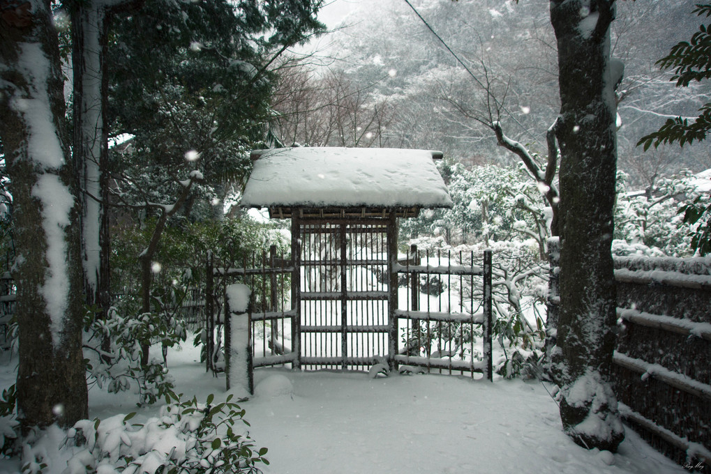 雪司の門