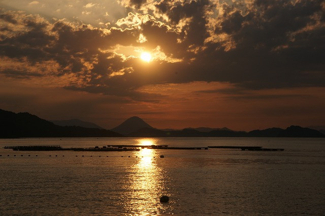 粟島の朝陽