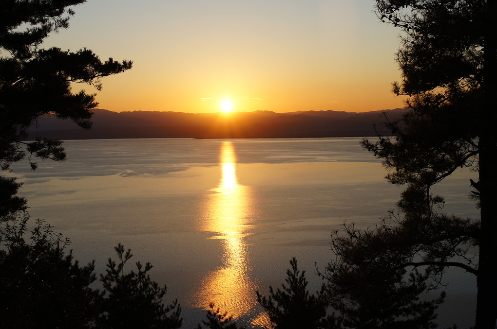 湖北に沈む夕陽