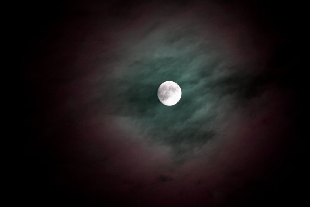 月に叢雲