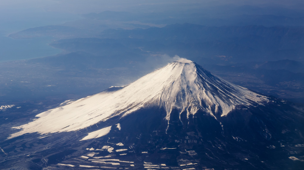 大空から眺める富士山
