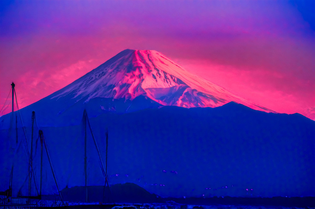 朝日に映える富士