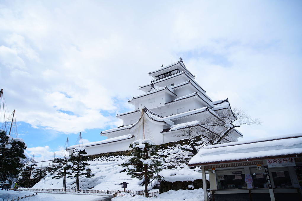 雪の会津鶴ケ城