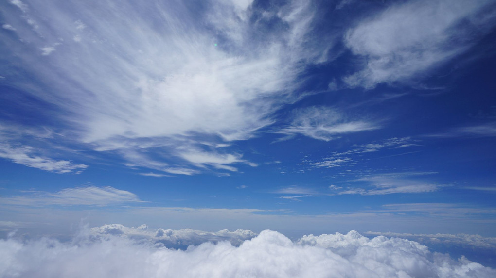 富士山・・の雲海と空