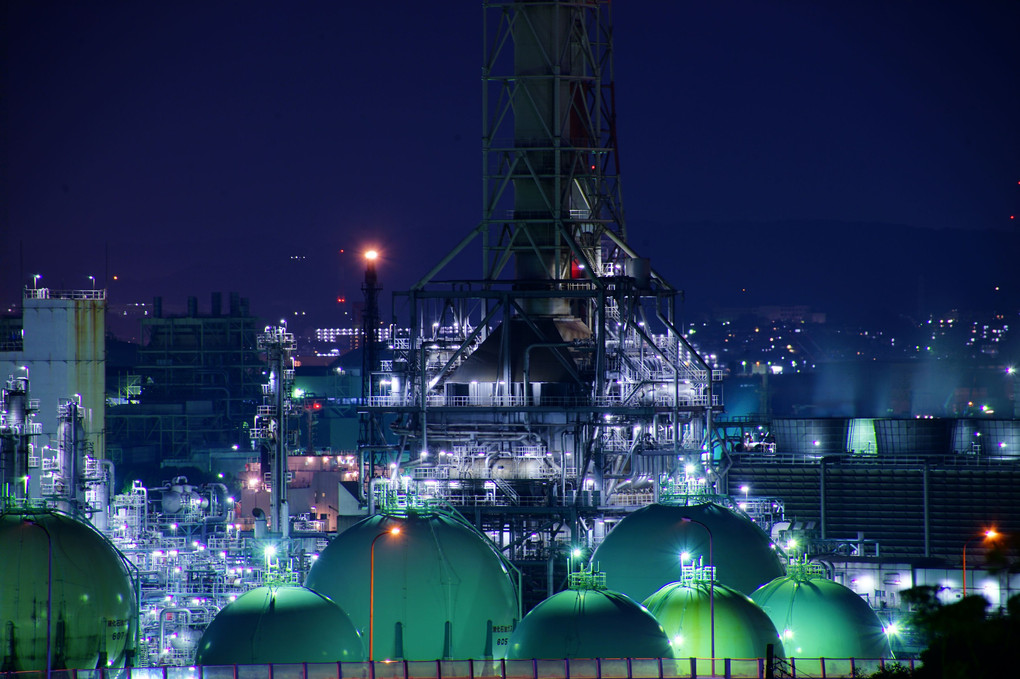 本牧荒井の丘から見る根岸製油所の工場夜景