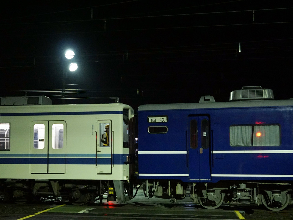 東武鉄道SL用客車 と～ぶ電車で はさんで輸送 もうすぐ終点