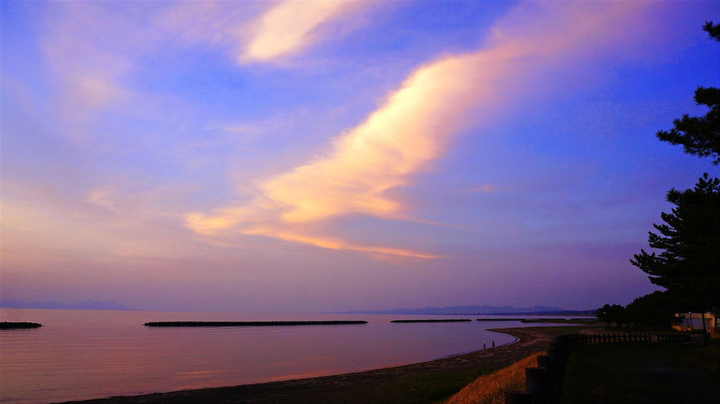 陸奥湾の夕景 立夏のころ