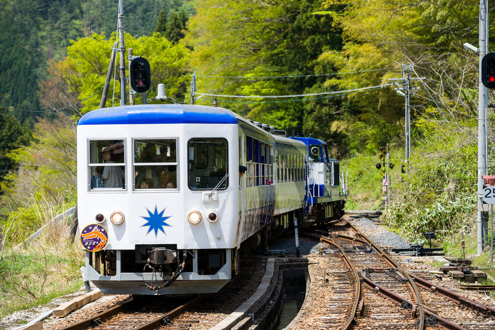 木次線　出雲坂根駅の三段スイッチバック