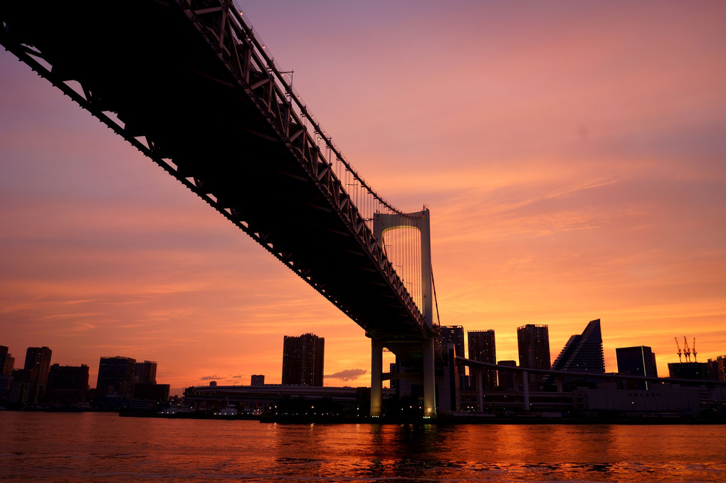 夕焼け色の橋