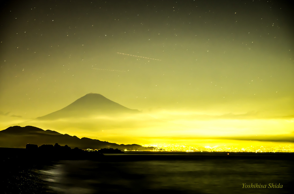 三保の松原からの富士山夜景