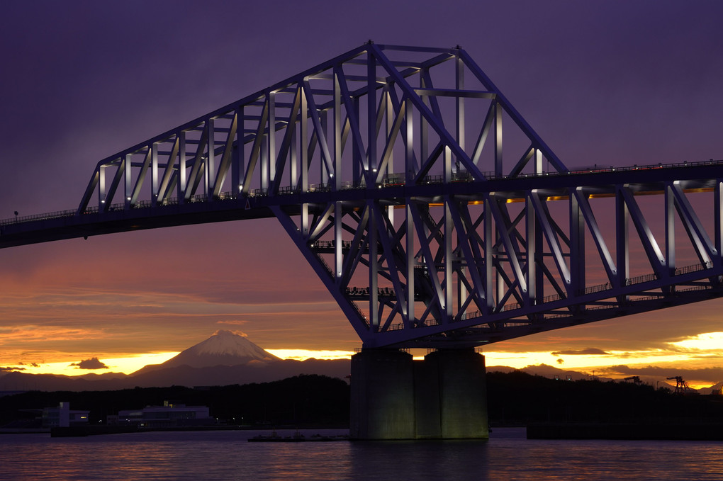 Gasha1!:ゲートブリッジの夕景（富士山）