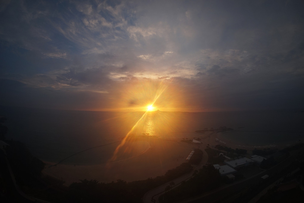 沖縄エメラルドビーチ　レンズが結露！！不思議な写真が撮れました（笑）