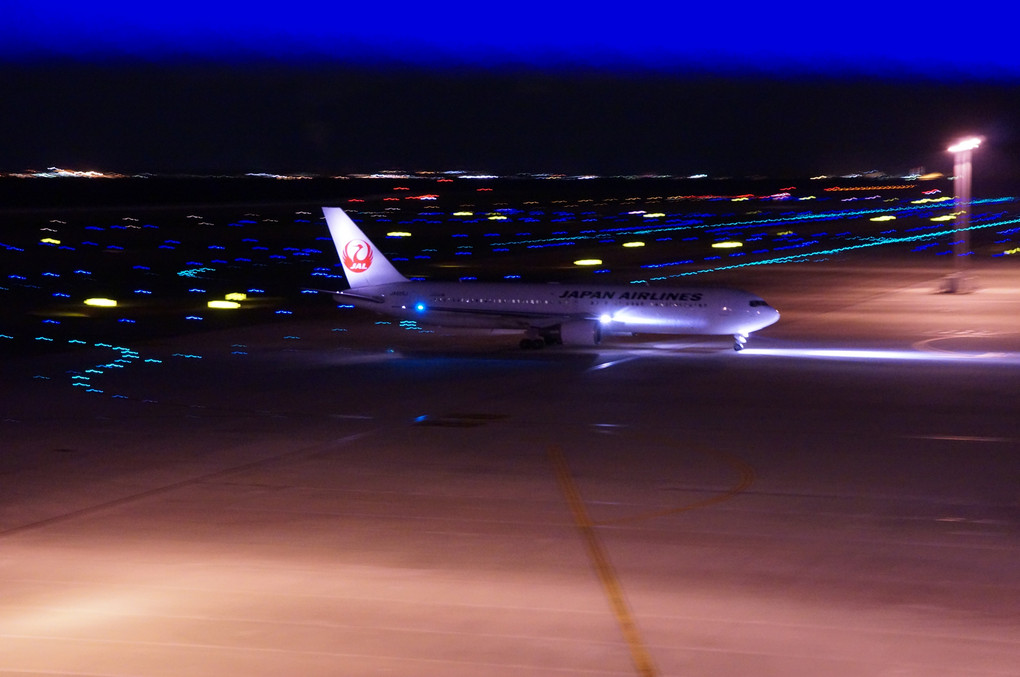 夜の飛行機は こもも さん Acafe Aの写真投稿サイト ソニー 夜の飛行機は こもも さん Acafe Aの写真投稿サイト ソニー