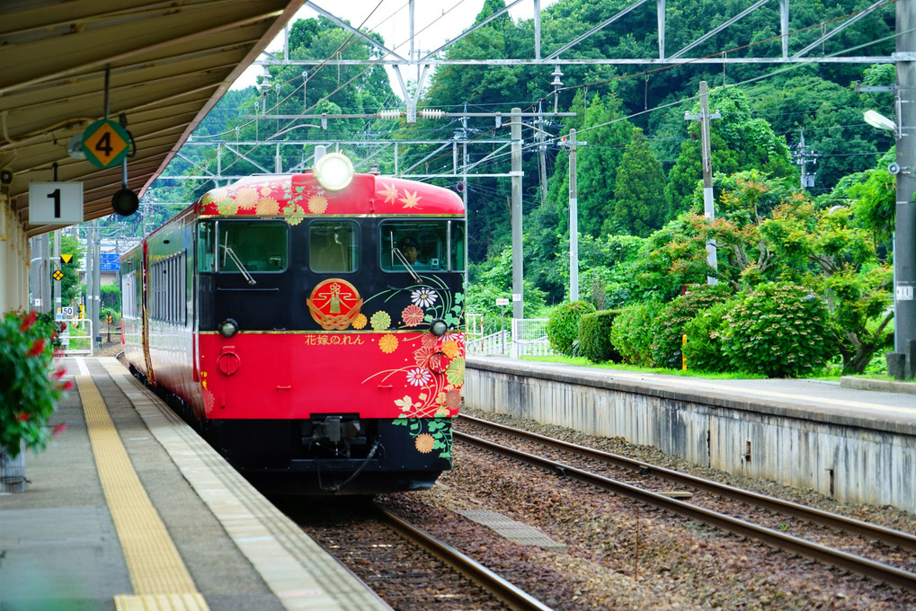和と美の美しい列車「花嫁のれん」＠和倉温泉駅