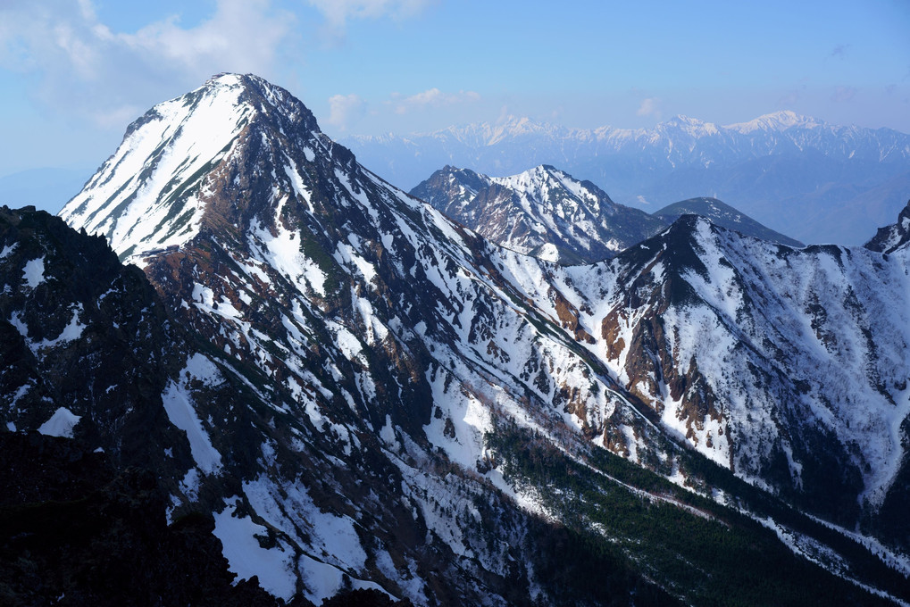 残雪の赤岳と赤石連峰