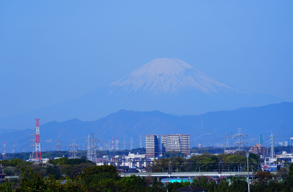 お久しぶり　微かに見える富士山 🗻