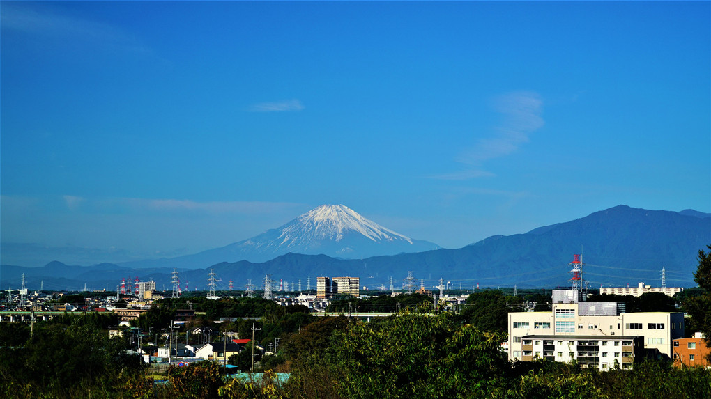 昨朝の富士山 今シーズン初めての冠雪を愛でる🗻