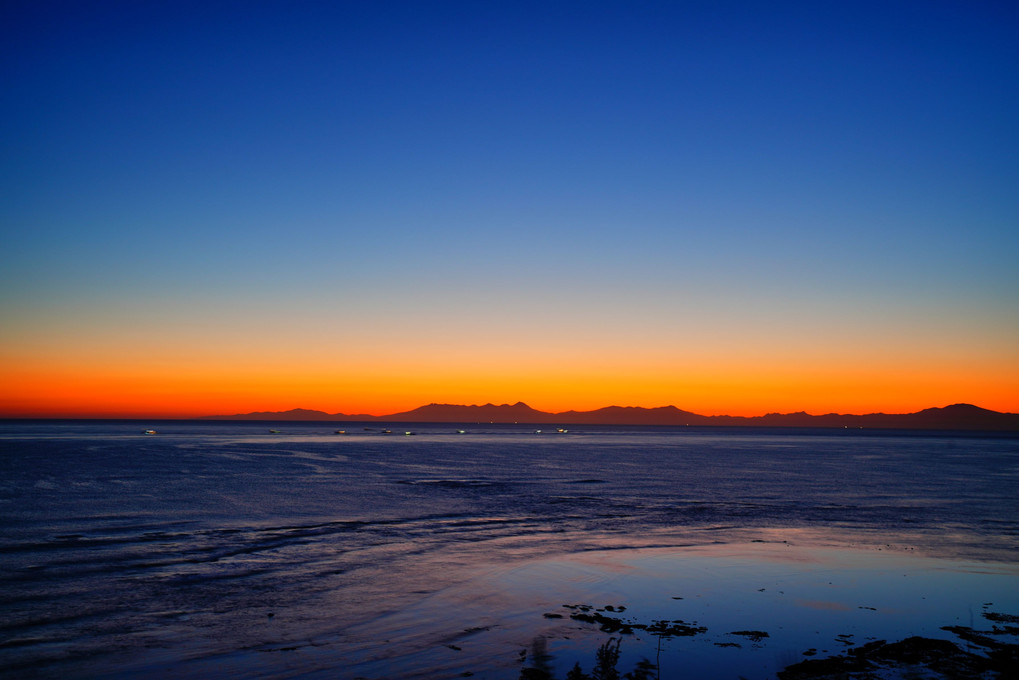 網走市・能取岬で知床半島からの日の出を迎えました♬