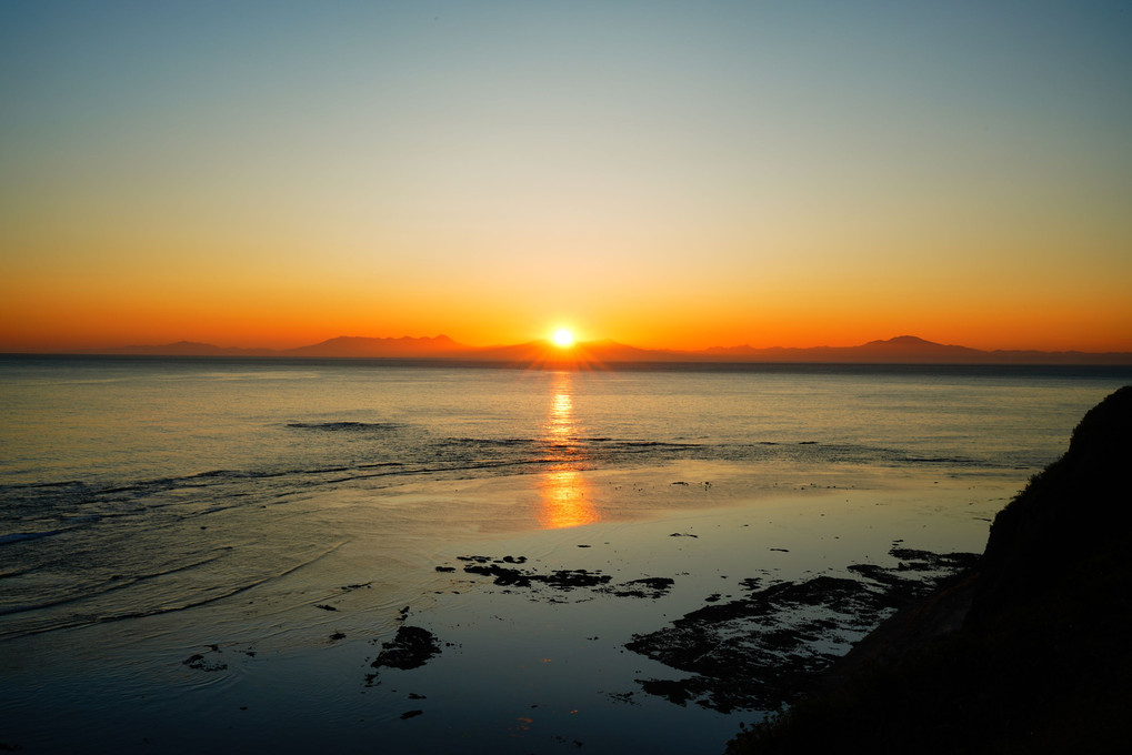 網走市・能取岬で知床半島からの日の出を迎えました♬